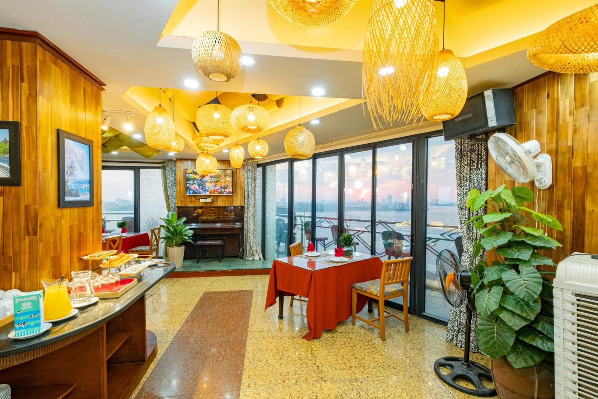 Sunset Westlake Hanoi Hotel Exterior photo