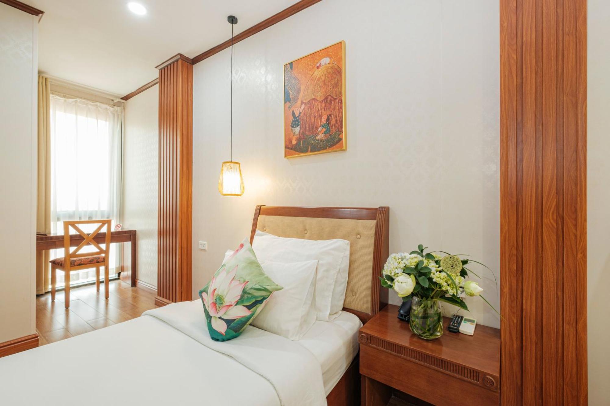 Sunset Westlake Hanoi Hotel Exterior photo